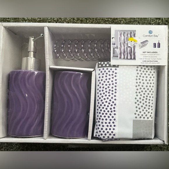 Full bathroom Set w/ Silverware Holders - Picture 3 of 5